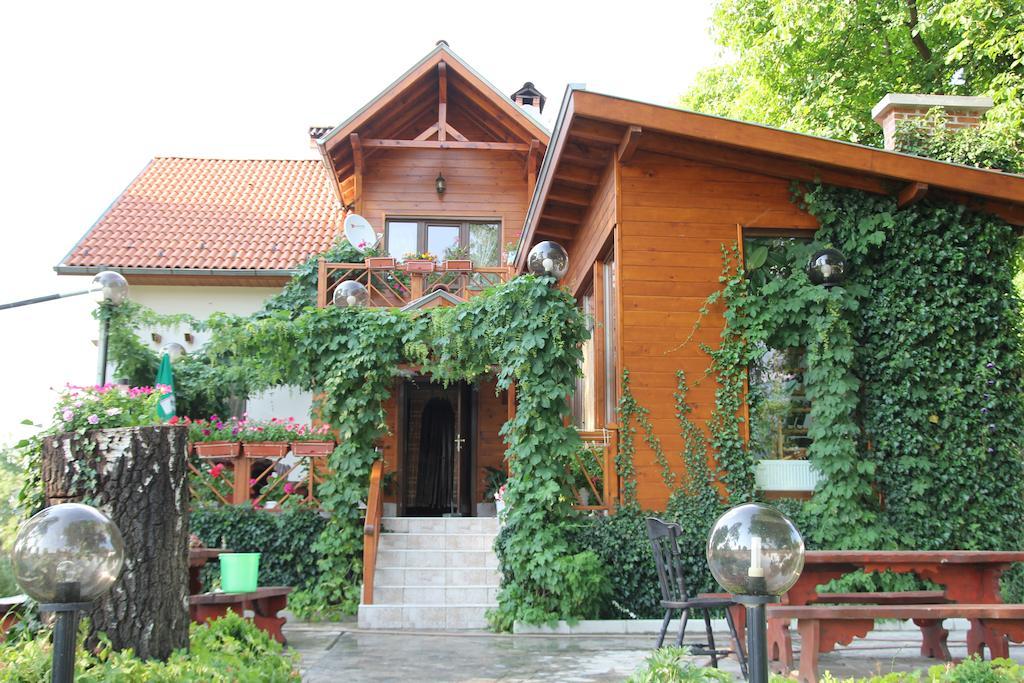 Orehite Guest House Samokov Esterno foto